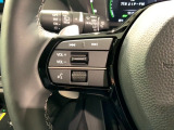ステアリングにオーディオ操作スイッチが付いています。オーディオ画面に直接タッチしなくても操作が出来ますので、運転に集中できます。