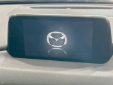 【マツダコネクトナビ】車内の雰囲気にマッチした一体型タイプのナビ。各種車輌設定やBluetooth再生等、様々な機能が楽しめます。直感的なダイヤル操作が可能で、使い勝手も良好です。