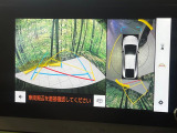 【パノラミックビューモニター】専用のカメラにより、上から見下ろしたような視点で360度クルマの周囲を確認することができます☆死角部分も確認しやすく、狭い場所での切り返しや駐車もスムーズに行えます。