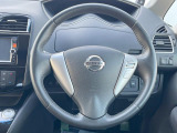 インテリアに合わせたデザインのステアリングは、運転される方のことも考え、運転しやすい形状、大きさです。是非一度、実際に触ってお確かめください。