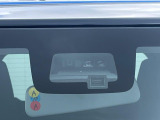 【スズキ セーフティサポート】走行中に前方の車両等を認識し、衝突しそうな時は警報とブレーキで衝突回避と被害軽減をアシスト。より安全にドライブをお楽しみいただけます。