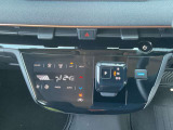 オートエアコンは、温度や風量を自動で調整してくれるため、運転に集中でき、疲労軽減にもつながります。また、車内の温度を一定に保つことで、結露やカビの発生を防ぐ効果もあります。