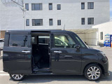 両側パワースライドドア付きだから、狭い駐車スペースなどでの乗り降りラクラク!小さなお子さまのいるご家庭には嬉しい装備。