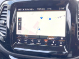 ●ジープ純正ナビ:一体感のあるナビは、高級感ある車内を演出してくれます。オーディオ機能も充実しておりますので、運転もより楽しめます♪