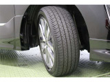 タイヤサイズ 225/50R18。