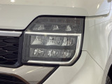 LEDヘッドライトは、点灯の瞬間から最大光量を発揮し、突然暗くなるトンネルなどでの安定感を高めます。