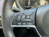 ナビの音量など車両情報を手元で操作できるハンドルスイッチ付き。