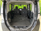 普段のお買い物や通勤、送迎等に十分な荷室スペースを確保しております。セカンドシートを倒すと、大きな荷物の積載も可能です♪