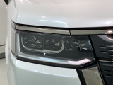 LEDヘッドライトは、点灯の瞬間から最大光量を発揮し、突然暗くなるトンネルなどでの安定感を高めます。