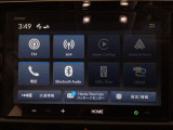 【ディスプレイオーディオ】スマホとつなげばスマホの地図アプリが大画面で表示。操作も画面タッチで簡単にできます!またスマホ内の音楽も車内スピーカーで聴くことができるので、楽しくドライブできますね♪