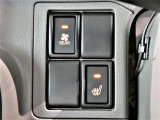 運転席には寒い冬に嬉しい装備のシートヒーター☆