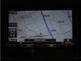 カロッツェリア製楽ナビ(AVIC-RZ902)&バックカメラが装備されているので、普段の使い勝手もロングドライブも快適です。