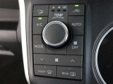 使いやすいレイアウトの空調スイッチ類です。スイッチも大きく、気温に合わせて直感的に操作できそうですね。操作もしやすく、車内をいつでも快適に保てます。