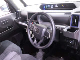 運転席周りは遊びにも通勤にも普段のお買い物にもピッタリ。日々のドライブに居心地のよいレイアウトです。