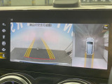 ●パノラミックビューモニター:専用のカメラにより、上から見下ろしたような視点で360度クルマの周囲を確認することができます☆死角部分も確認しやすく、狭い場所での切り返しや駐車もスムーズに行えます。