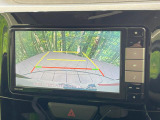 【バックカメラ】駐車時に後方がリアルタイム映像で確認できます。大型商業施設や立体駐車場での駐車時や、夜間のバック時に大活躍!運転スキルに関わらず、今や必須となった装備のひとつです!