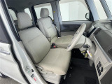 【5人乗り】座り心地が良いシートなので長時間の運転でも快適にお過ごしいただけます。新品のフロアマットのご注文も可能です。掲載箇所以外にご希望の写真がございましたらお気軽にお問い合わせ下さい。