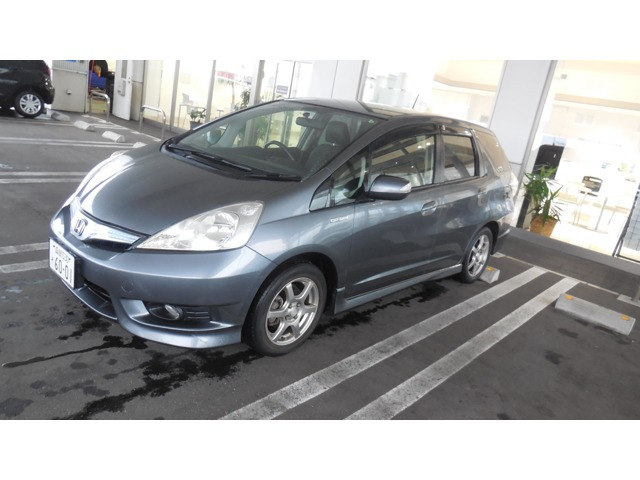 フィットシャトルハイブリッド 1.3 C 