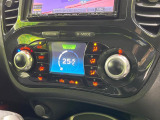 【オートエアコン】一度お好みの温度に設定すれば、車内の温度を検知し風量や温度を自動で調整。暑い…寒い…と何度もスイッチ操作をする必要はありません。快適な車内空間には必須の機能ですね♪