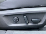 電動シートはかなり細かなシート調整が出来ますのでどなたでもピッタリなドライビングポジションに設定可能です