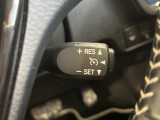 【クルーズコントロール】高速道路もラクラク走行。アクセルを離しても一定速度で走行ができ、長距離運転時の負担を軽減!加速・減速も簡単なスイッチ操作で調整できます。
