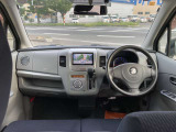 視界のよい運転席回り