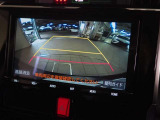 バックガイドモニターで、後方を確認しながら安心して駐車することができます。運転初心者も熟練者も必須の機能ですよ!
