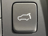 【パワーバックドア】スマートキーや運転席のボタンを押すだけでリアゲートが自動で開閉します!荷物を持っている時や、高い位置にあるバックドアを閉める際に便利な機能です♪