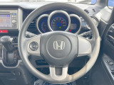 【純正革巻きステアリング】上質な革を使用することで、手にしっかり馴染みとても運転しやすいハンドルです♪