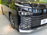【LEDヘッドライト】悪天候や夜間走行時も良好な視界を確保し安心して運転できる高輝度LEDヘッドライトを装備!点灯速度が早く、消費電力も抑えられています。
