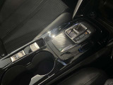 シフトレバーも操作性良く出来ています。運転縞柄ドライブモードを切り替え可能です。