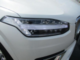 明るいLEDヘッドライトも装備しています
