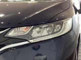 LEDヘッドライトは、点灯の瞬間から最大光量を発揮し、突然暗くなるトンネルなどでの安定感を高めます。