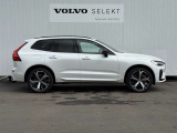 ◆サイド/流麗なプロポーションはVOLVO車の真骨頂。「美しいものと共にありたい」というオーナーの願いを満たします