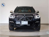 ☆BMWの代名詞とも言える【キドニーグリル】一目見ただけでBMW車であると認識できる確固たるアイコンとして存在感を放ちます☆