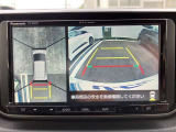 【全周囲モニター】フロント+サイド+バックにカメラが装着されています。車庫入れが苦手な方もこれがあれば安心ですね。