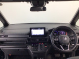 【前方視界】開放的な前方視界!運転がしやすく疲れにくいです♪窓が大きく、見通しがとっても良いおクルマですよ♪