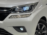 【ダブルファンクションターンランプ付きLEDヘッドライト】人気上昇中のダブルファンクションターンランプを装備!ウィンカーとデイライト&車幅灯を兼用し、特別感のあるエクステリアを演出します。
