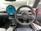 高品質な車を良質なコンディションで迎え、大きな安心とともにお届けいたします。