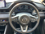 【純正革巻きステアリング】上質な革を使用することで、手にしっかり馴染みとても運転しやすいハンドルです♪