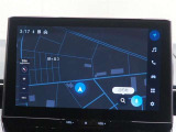 コネクティッドナビ対応です。2029年4月まで無償利用期限(有償で更新可能)付きです。また、無償利用期限到来後もそのままご利用になれる車載ナビが搭載されています。スタッフまでお声掛けください。