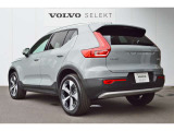 VOLVOの安全機能は前方だけではなく後方も監視しています