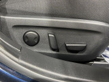 【メモリー機能付きパワーシート】ドライバーごとに設定したシート位置を記憶して、ボタン一つで切り替えできる便利な機能!運転する方が複数名いらっしゃるご家庭におすすめです♪