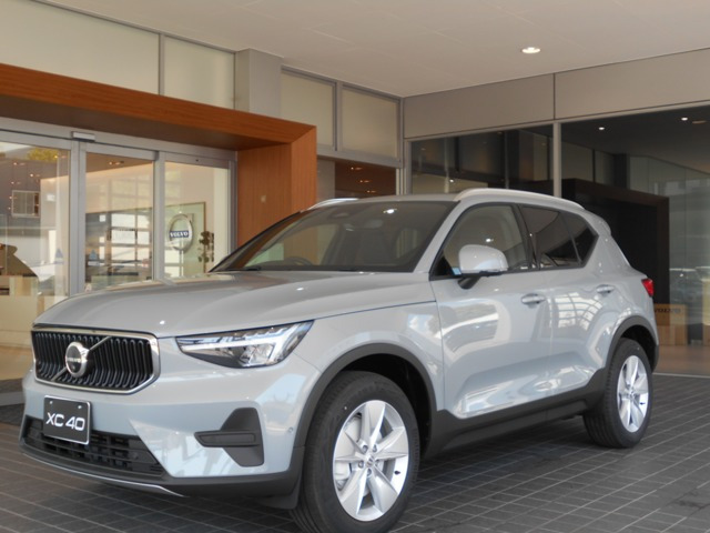 XC40プラス B3