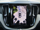 360°モニタ-が付いており、駐車も楽々です。