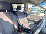 運転席シート廻りは使用感も少なく、良好な状態となっています。前オーナー様が丁寧に使っていたことがよくわかりますね。