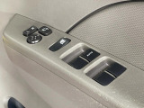【電動格納ミラー】サイドミラーは電動格納式となっており、狭い駐車場でもキズがつくリスクを抑えられます。