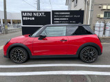 MINI NEXT 秋田は、MINI 正規ディーラーとして設立され、数々のMINIとお客様との運命的な出逢いをお手伝いさせていただきました。これからもお客様とMINIの出逢いをサポートいたします。