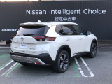 悪路も悠々と、でも高級セダンの乗り心地。