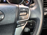 ステアリングスイッチで、安全運転!前方から目線を外さないように!